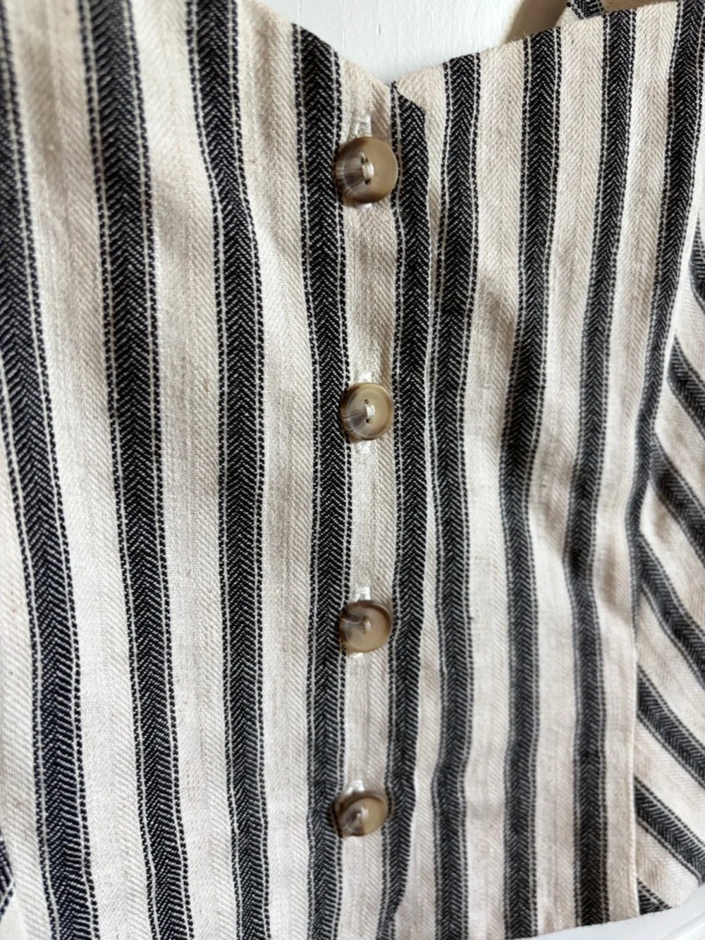 NWOT Self Contrast Striped Button-Front Crop Top - Black & Cream - XS - Picture 3 of 5